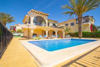 Villa with Garden View
