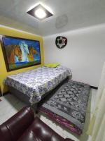 RentalsOP Q01 Casa completamente dotada en el corazón de Armenia 17 pax a min de las atracciones turisticas del eje cafetero - Chambres d'hôtes Arménie