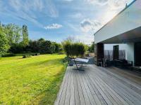Aqua Aura - Deluxe Spa Getaway with Sauna & Pool - B&B