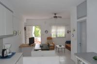 Summer Family House with sea view and garden - B&B Kryopigi