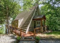 Cozy 3BR Cabin with Lake View in Dawsonville - Chambres d’hôtes Dawsonville