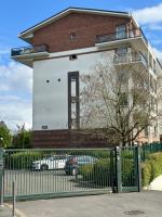 Vauban T1 calme avec parking privatif - B&B