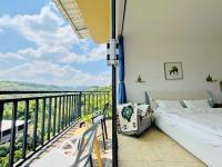 King Room with Mountain View D
