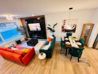 M21 Luxurious, Downtown River Valley Home, Centrally located, Close to everything - Chambres d’hôtes Edmonton