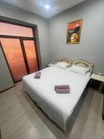 Two-Bedroom Apartment with Mountain View