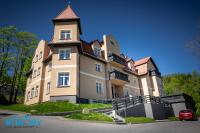 Apartamenty BlueSky - Sucha, duży taras z widokiem na Karkonosze, spokojna okolica, blisko szlaków i wyciągów - Chambres d'hôtes Karpacz