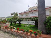 SANTA VENERE Apartments "PARCHEGGIO interno MOTO-AUTO" - Bed and Breakfast Tropea