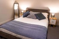 Manchester City view two BR stay sleeps 5 guests - B&B