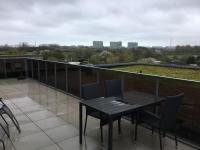 Stor lejlighed tæt på Århus C. Stor tagterrasse - B&B