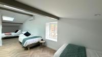 Quadruple Room with Private Bathroom