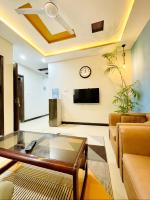 B&B Islamabad - Own It Apartment Brown - Bed and Breakfast Islamabad