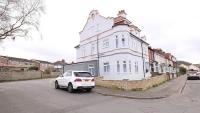 Flat 2 - 24 Cliff Road - B&B