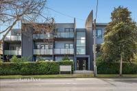 Cozy Apartment- Tranquil Haven in St Kilda's Heart - Bed and Breakfast