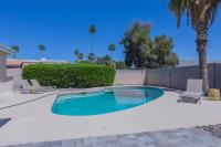 Charming House near Kierland Pool Heater Hot Tub - Chambres d'hôtes Scottsdale