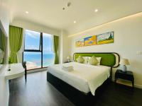 Two-Bedroom Apartment with Balcony and Sea View
