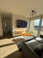 Departamento nuevo excelente ubicación cómodo y amplió de 1 a 4 personas con estacionamiento - Bed and Breakfast Puerto Montt