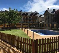 Apartamento familiar en el centro de Benasque con terraza - B&B