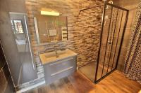 ANNEMASSE - VICTORIA Centre ville, Grand T2 avec Terrasse - Bed and Breakfast Annemasse