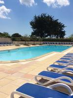 Agréable logt à La Flotte en Ré avec piscine - B&B La Flotte