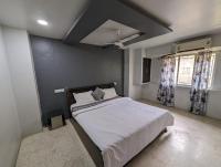 B&B Kolhāpur - Swanky Sojourns Home Stay with AC bedroom - Bed and Breakfast Kolhāpur