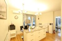 Xiao Wang - B&B Toronto