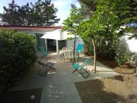 B&B Torreilles - Maison Jardin Wifi - Climatisation - 100 m plage sauvage - 20 min Perpignan - Bed and Breakfast Torreilles