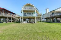 Ocean Access and BBQ Pit Surfside Beach Family Home - B&B