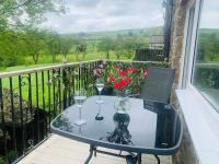 B&B Barrowford - Tilly Cottage - overlooking Pendle Hill - Bed and Breakfast Barrowford