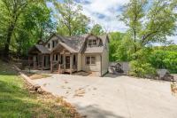 3BR Walk-In Near Silver Dollar City - Game Room - Pool - FREE TICKETS INCLUDED - RR93A - B&B