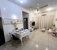 BbellaHomestayRiverview KBtown 2BR, Wi-Fi, washer - B&B Kota Bharu