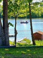 Domek nad jeziorem w Wilamowie - Bed and Breakfast Małdyty