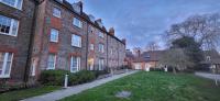 Luxury flat next to town centre Long-stay discount - B&B