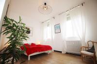 Charmant T2 vue sur cathédrale - Bed and Breakfast