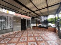 Casa amplia cerca a UKUMARI parque CONSOTA y excelentes restaurantes - B&B