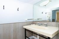 Classic One-Bedroom Apartment with King Bed