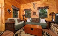 Hanky Panky - Romantic Retreat with Indoor Jetted Tub, Outdoor Hot Tub + Pool Table - Chambres d'hôtes Pigeon Forge