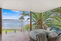 Panoramic Lakefront 6 BDRM Villa - B&B Toukley