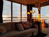 Appartement met 2 Slaapkamers en Uitzicht op het Water