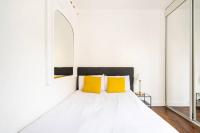 Cocoon in the heart of Batignolles | By Airnest - Chambres d'hôtes Paris