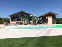 Chalet Con Piscina - B&B