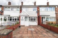 Free Driveway Parking 3 Bedroom House, Ideal for long term contractor, etc stays, 4 miles 11 mins drive to Nissan, 20 mins drive to Sunderland Newcastle, Fast WIFI - see Dwellcome Home Ltd site for assurance - B&B