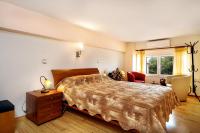 Appartamento su 2 Livelli con 2 Camere da Letto e Vista Mare (Piano Terra)