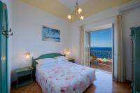 Flatiron app 2 by Sosòre Holiday Homes - Amalfi Coast - B&B Praiano