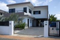 Luxury villa incl pool with seaview near beaches - B&B