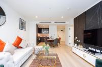 B&B London - Austin David Apartments Royal Wharf - Bed and Breakfast London