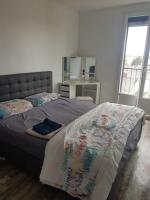 chambre confort dans un logement partagé à 10 minute du circuit 24h - Bed and Breakfast Allonnes