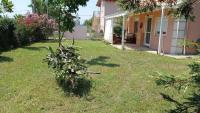 Seaside Serenity Villa - B&B Karianí
