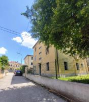 Home 4 You - Mestre Railway - B&B