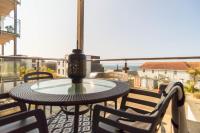 B&B Newquay - 2-bedroom Apartment - Fistral Beach - Bed and Breakfast Newquay