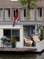 B&B Amsterdam - Pantheos Top Houseboat - Bed and Breakfast Amsterdam